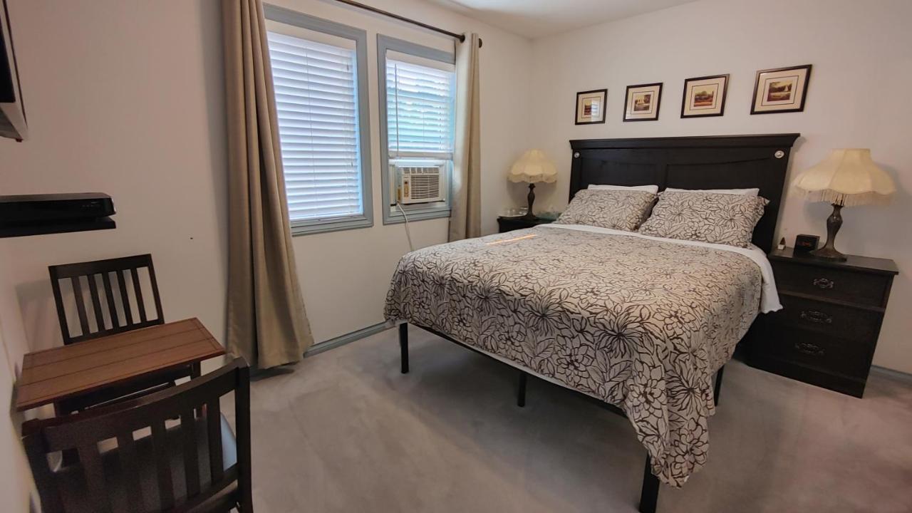 Cornerstone Bed And Breakfast Revelstoke Exterior photo